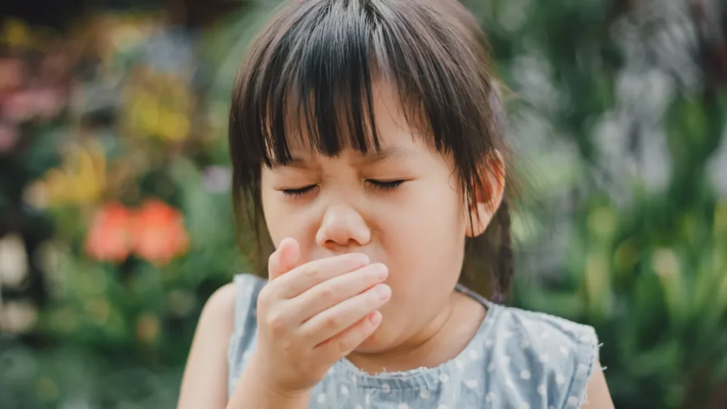 Como acalmar a tosse noturna infantil | Guia Completo